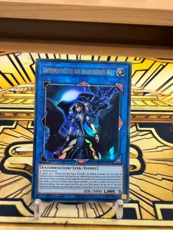 Yugioh Unterweltgottin der Geschlossenen Welt RA02-DE045 Ultra Rare - Image 1
