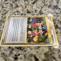 Twins Supporter Trainer Card 89/102 HeartGold SoulSilver Triumphant Pokemon TCG - Image 3