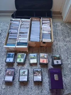 over 1000 magic cards,legendarys,blank white board cards,sleeves,deck box,case, - Image 1