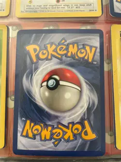 Pidgeot 24/64 Jungle Holographic Pokemon Card - Image 2
