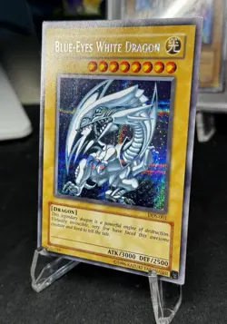 2002 Blue-Eyes White Dragon DDS-001 (Dark Duel Stories) - Yu-Gi-Oh! - NM - Image 2