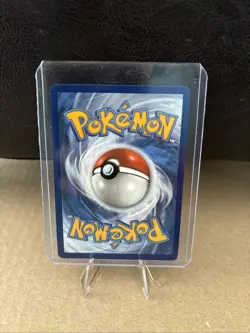 Pikachu VMAX #044/185 Vivid Voltage NM/Near Mint Pokemon 2020 - Image 2