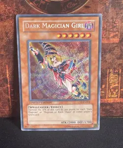 YuGiOh! Dark Magician Girl CT2-EN004 Secret Rare Limited Edition Collectors Tin - Image 2