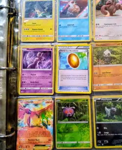 Pokemon Card Collection Lot Binder Vintage - Image 2