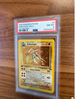 Kabutops 9/62 Pokemon Fossil Holo 1st edition PSA 8 - Image 1