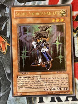 Yugioh Silent Swordsman LV3 RDS-EN009 Ultimate Rare 1st Edition VLP/NM - Image 1