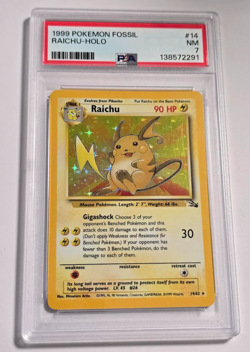 1999 POKEMON FOSSIL #14 RAICHU-HOLO PSA 7 - Image 1