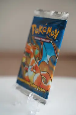 Pokemon TCG Base Set Unlimited Booster Pack Charizard Art WOTC Sealed - Image 3