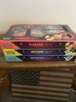 Pokemon Eeveelution Vmax Premium Collection Box Set - Vaporeon Flareon Jolteon - Image 4