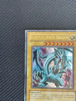 2002 Blue-Eyes White Dragon Ultra Rare Holo Yugioh LOB-001 MP - Image 3