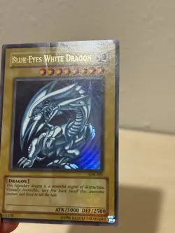 Blue-Eyes White Dragon Ultra Rare SDK-001 English #14 slight bleed. - Image 4