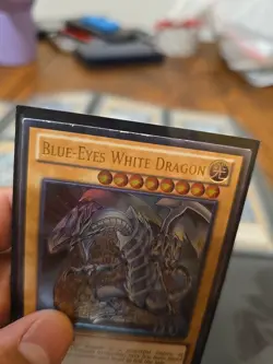 Yu-Gi-Oh! TCG Blue-Eyes White Dragon Ultimate Rare 1st Edition YSKR-EN001 - Image 2