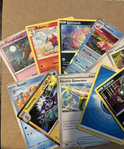 10 random bulk Pokemon cards. Comes with at least 1 holo and other great cards! - Image 3