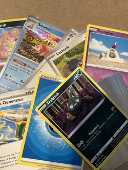 10 random bulk Pokemon cards. Comes with at least 1 holo and other great cards! - Image 4
