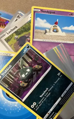 10 random bulk Pokemon cards. Comes with at least 1 holo and other great cards! - Image 5