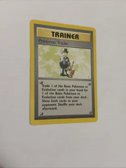 POKEMON TRADER 77/102 RARE BASE SET POKEMON MP - Image 1