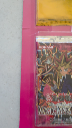 Konami Yu-Gi-Oh! Magician's Force Sealed Booster Pack English Edition - BONUS! - Image 2