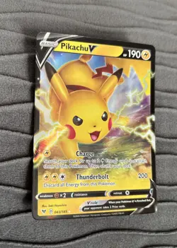 Pokemon Pikachu V 043/185 Swsh04: Vivid Voltage Holo - Image 2