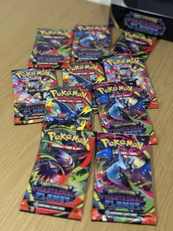 Set of 10 Pokemon Mega Evolution Phantasmal Flames sleeved booster packs - Image 4