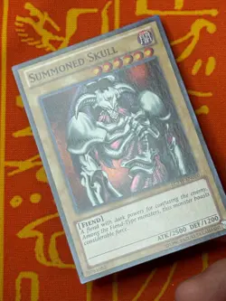 YUGIOH SUMMONED SKULL SUPER RARE NEAR MINT LCYW-EN010 NA PRINT - Image 3
