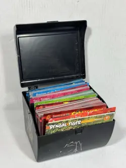 Weird n' Wild Creatures Huge Lot of 450 Large Cards + Storage Case - Image 1