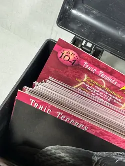 Weird n' Wild Creatures Huge Lot of 450 Large Cards + Storage Case - Image 4