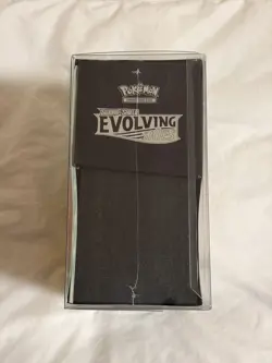 Pokemon TCG: SW&SH Evolving Skies Elite Trainer Box w/ Plastic Display Case - Image 4
