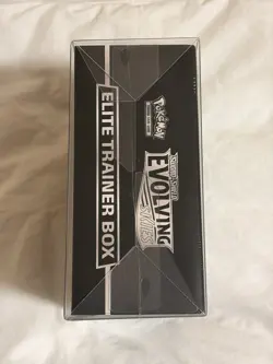 Pokemon TCG: SW&SH Evolving Skies Elite Trainer Box w/ Plastic Display Case - Image 5