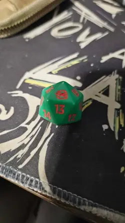TMNT Magic the Gathering Raphael Prerelease D20 Dice - Image 1