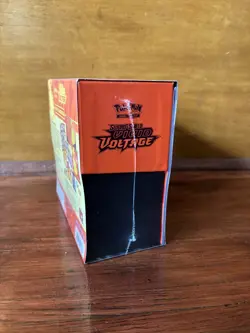 New Pokemon Vivid Voltage Elite Trainer Box ETB Factory Sealed Sword & Shield - Image 4