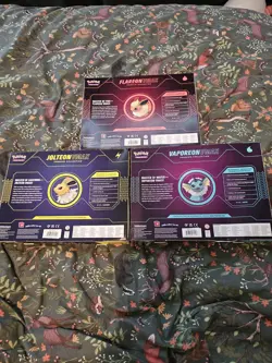 Pokemon TCG | 3x VMAX Premium Collection Vaporeon, Jolteon, Flareon | New/Sealed - Image 2
