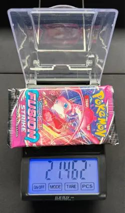 Pokemon TCG - Fusion Strike (SWSH08) Booster Pack - Mew Art New & Sealed 21.4g - Image 3