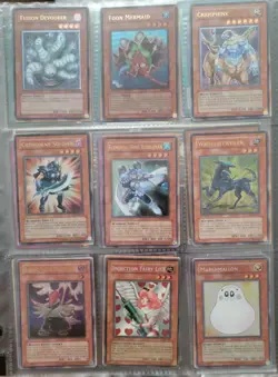 45 VINTAGE YUGIOH! CARD COLLECTION WITH 50 HOLO FOILS & RARES!! - Image 3