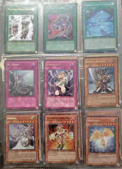 45 VINTAGE YUGIOH! CARD COLLECTION WITH 50 HOLO FOILS & RARES!! - Image 5