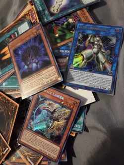 YUGIOH CARDS INSTANT COLLECTION HUGE LOT W HOLO FOILS & RARES! - Image 4