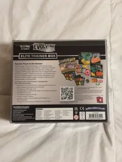 Pokemon TCG: SW&SH Evolving Skies Elite Trainer Box w/ Plastic Display Case - Image 2