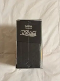 Pokemon TCG: SW&SH Evolving Skies Elite Trainer Box w/ Plastic Display Case - Image 4