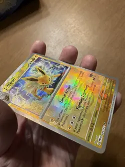 Pokemon TCG Jolteon Reverse Holo Master Ball from Prismatic Evolutions 029/131 - Image 3