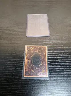 Yu-Gi-Oh Jar of Greed 1st Edition LON-047 Labyrinth of Nightmare Trap Card - Image 4