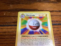 Electrode 21/102 Pokemon Base Set Shadowless Rare - Image 2