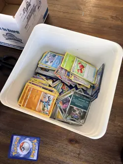 Pokemon TCG mixed bulk 12lbs/3000 com/uncom 50 holo/Rholo mini binder , sleeves - Image 1