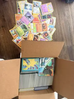 Pokemon TCG mixed bulk 12lbs/3000 com/uncom 50 holo/Rholo mini binder , sleeves - Image 4