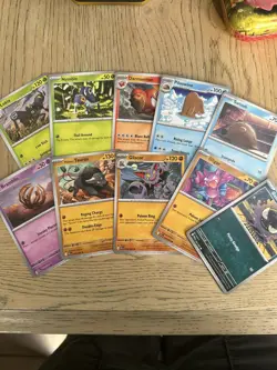 Pokemon TCG -40 cards & Mega Charizard Empty tin with Promo card + 2 small tins - Image 4