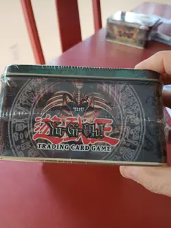 Yu-Gi-Oh RARE VINTAGE SEALED Red Eyes Black Dragon Joey Tin 5 Packs 1 Variant - Image 4