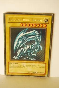 YuGiOh TCG: Blue-Eyes White Dragon SDK-001 - MP - Image 1