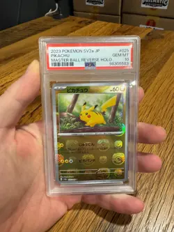 Pikachu Master Ball PSA 10 (025/165 Sv2a: Pokemon Card 151 Holo) - Japanese - Image 1
