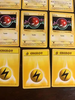VINTAGE SHADOWLESS Pokemon Base Set Collection - Lot of 13 Cards - ELECTRIC TYPE - Image 4