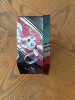 🔥Pokemon TCG: V Heroes Tin - Umbreon V! Factory Sealed!🔥 - Image 2