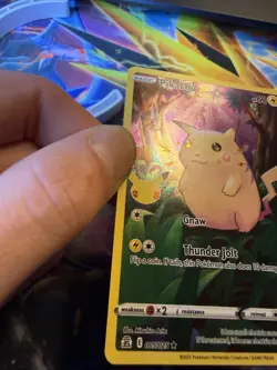 ✨Pokemon Pikachu Celebrations Full Art Holo NEAR MINT Condition!✨ - Image 5
