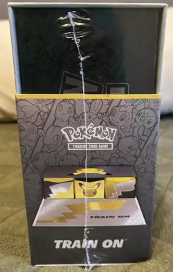 Pokemon TCG: Celebrations Ultra-Premium Collection Box (2021) 820650829147 - Image 4